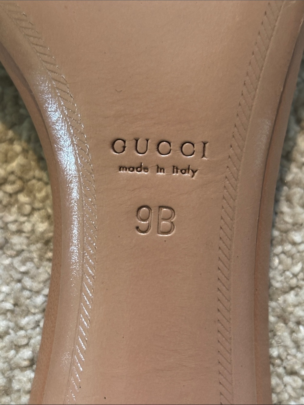 Gorgeous Gucci, sandals with a stunning small heel size 9 - Picture 8 of 8